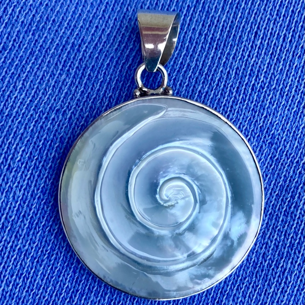 Mother of Pearl sterling silver pendant